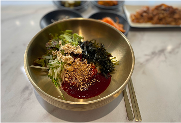 대표메뉴 - 달콤새콤 비빔국수 이미지