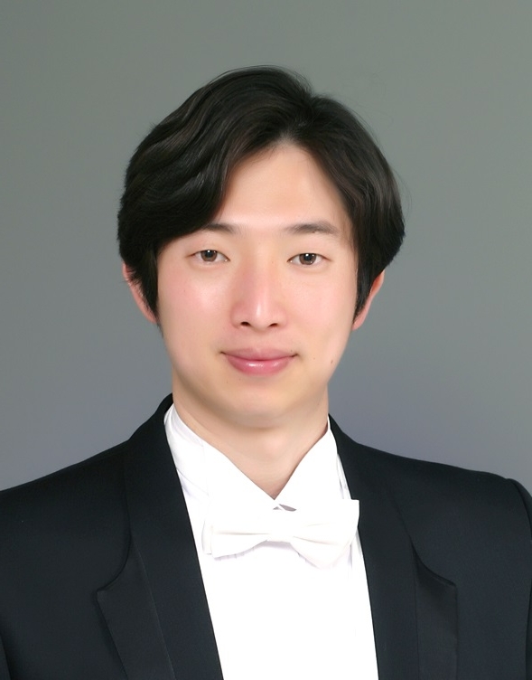 부지휘자 김찬규 사진